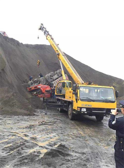 拜泉上犹道路救援